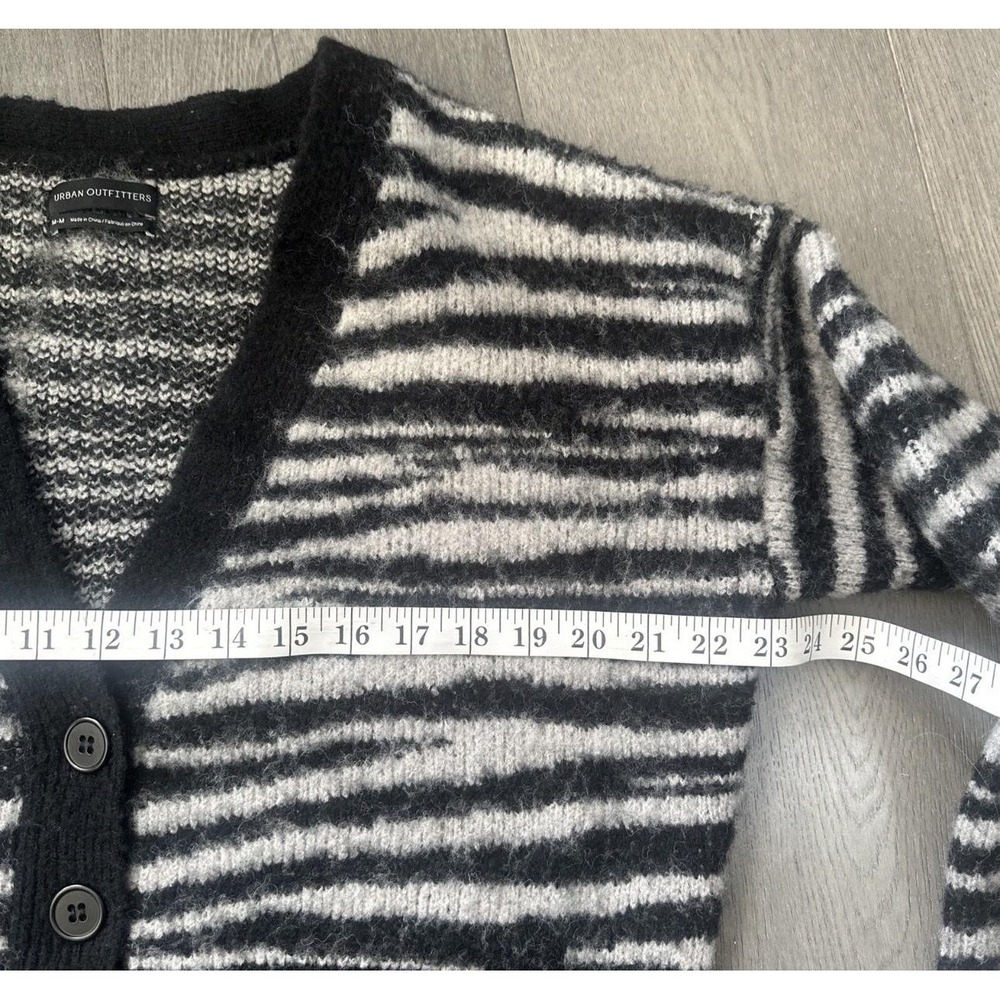 Urban Outfitters Cardigan Wool Sweater Medium Black Zebra Stripe Button CropKnit - Picture 4 of 9